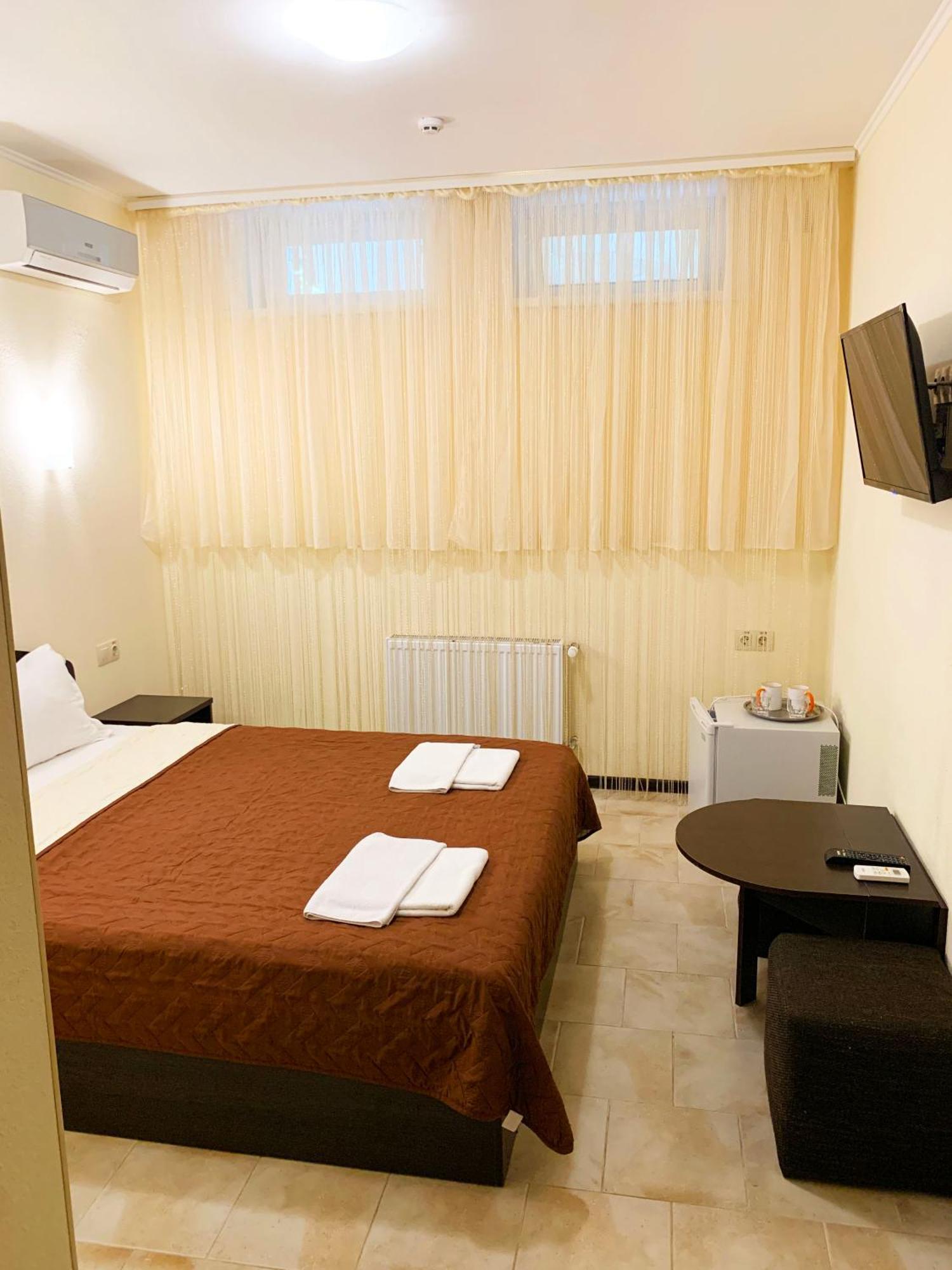 Breeze Hotel Odessa Exteriör bild