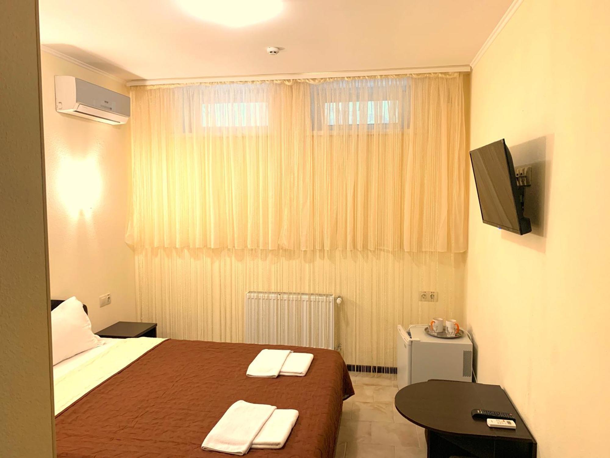 Breeze Hotel Odessa Exteriör bild